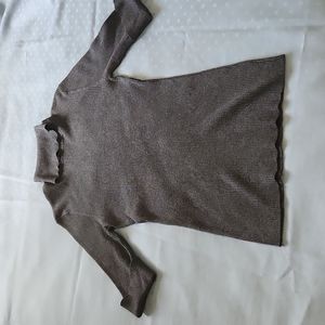 Short-sleeved sweater